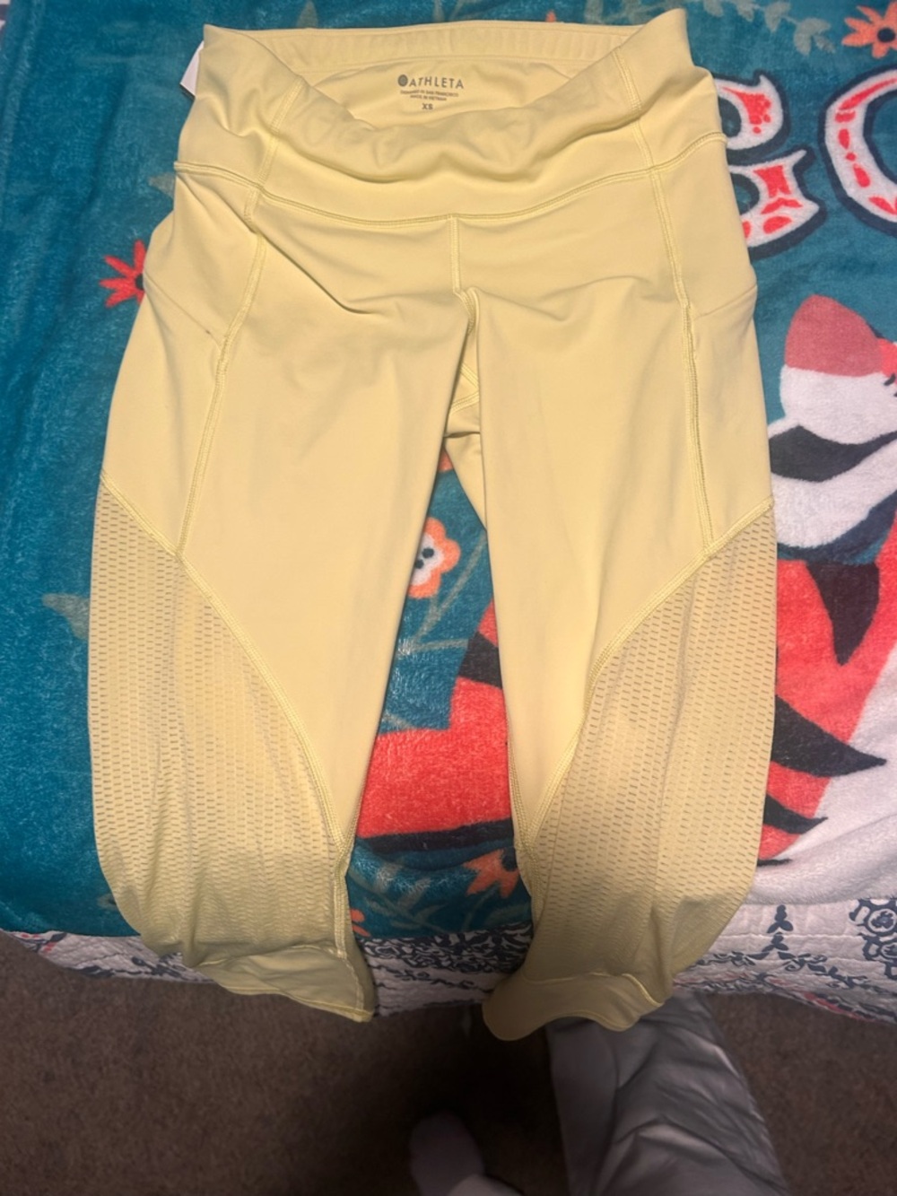 Athleta Light Yellow Mesh-Panel Capri Leggings
